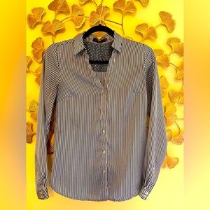 The Limited blouse in XS. Satin with Taylor Ed stripes and button down.